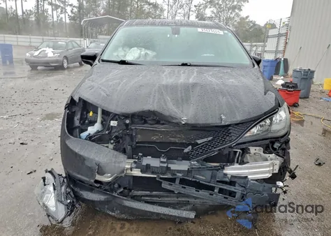 2022 Chrysler Voyager Lx z USA, uszkodzony, nr VIN 2C4RC1CG3NR225569